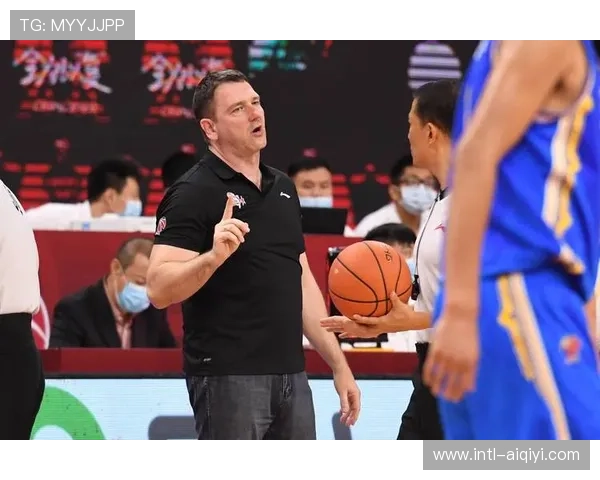 教练凯撒·格雷西晒训练照,否认迪亚兹被绑架传闻 教练凯撒·格雷西晒训练照,否认迪亚兹被绑架传闻