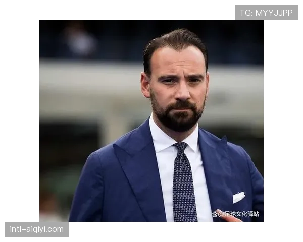 官方：那不勒斯主帅孔蒂因战术理念分歧与俱乐部体育总监发生激烈争吵